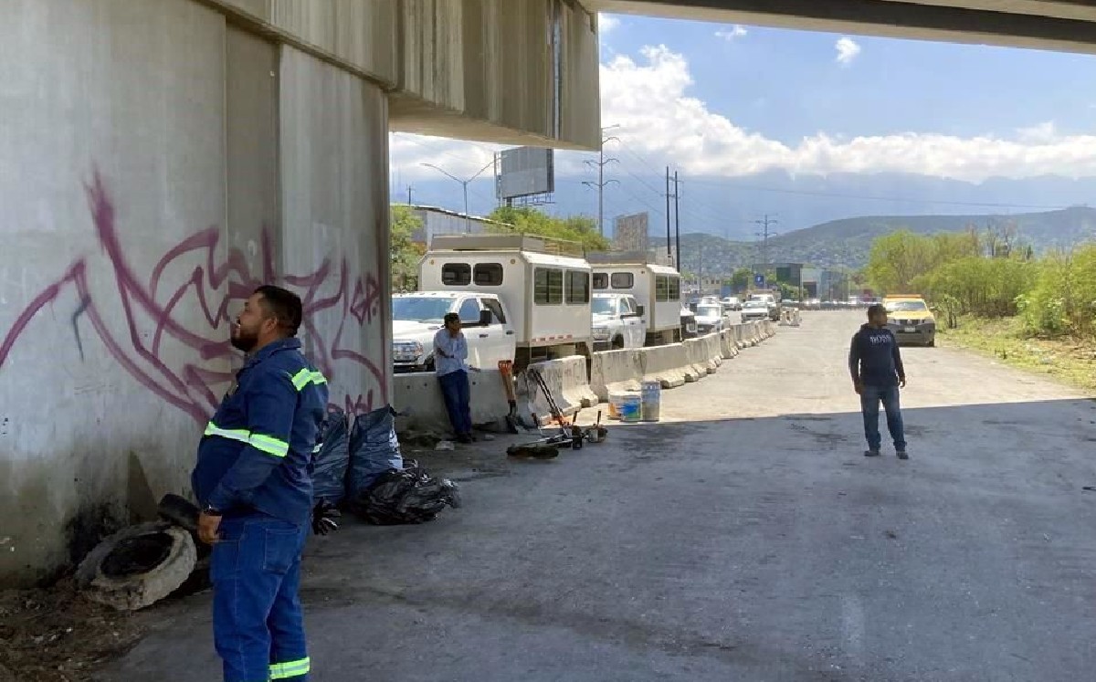 Desalojan a personas que vivían en lecho del río Santa Catarina | Leyda Estrada