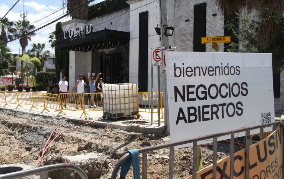 Los comerciantes criticaron que las obras de regeneración en la zona van demasiado lentas. / Leonel Rocha