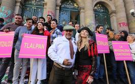 Presentan firmas en apoyo a la tauromaquia en Congreso CdMx
