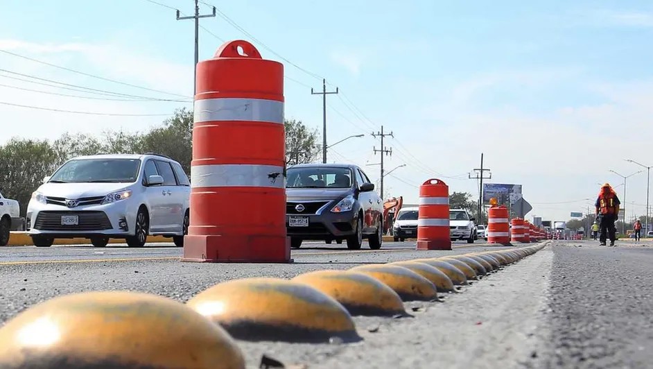 Trabajos en carretera a Laredo en Escobedo, NL | Raúl Palacios