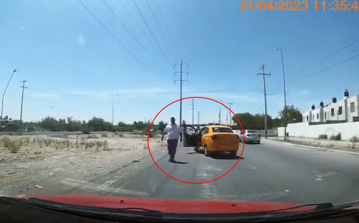 Taxista de Torreón intenta atacar a automovilista