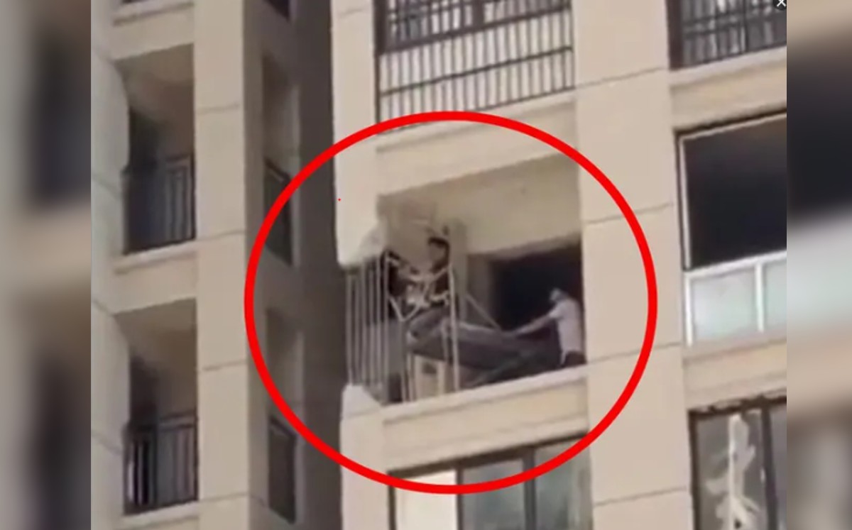 Hombre quita una columna de un edificio para tener ‘una mejor vista’. | Especial