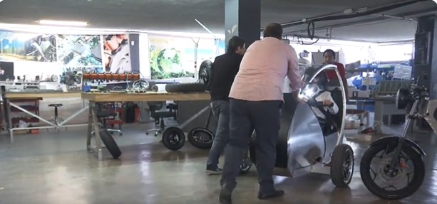 Regios trabajan en prototipos de vehículos / Especial