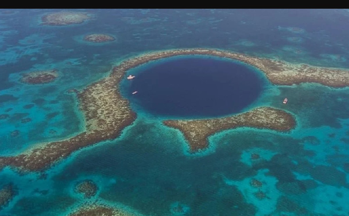 Segundo agujero azul más profundo del mundo │ Clarín.