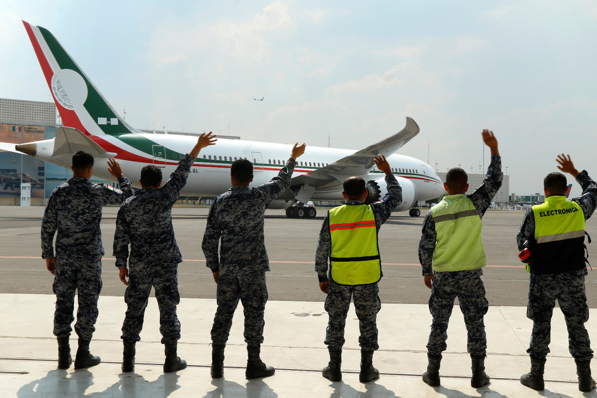 Avión presidencial despega de México. / Especial