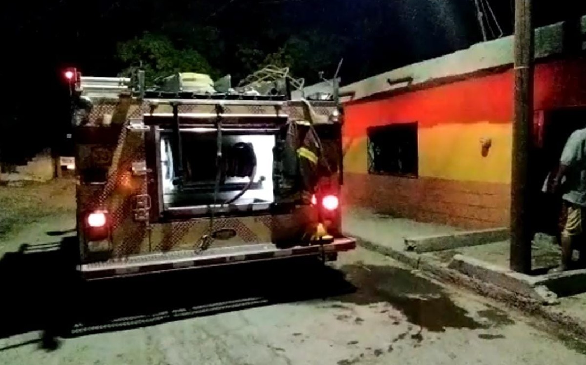 Hombre incendia casa de su pareja en colonia Santiago Ramírez