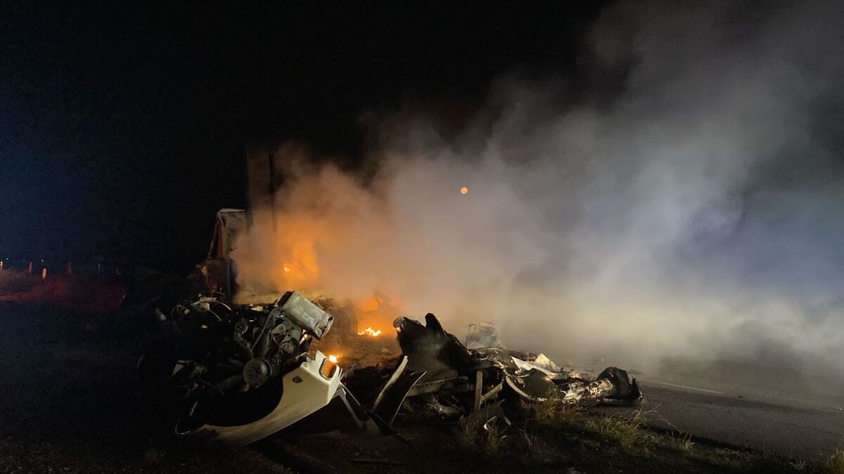 Al menos uno de los vehículos implicados se incendió. | Cortesía