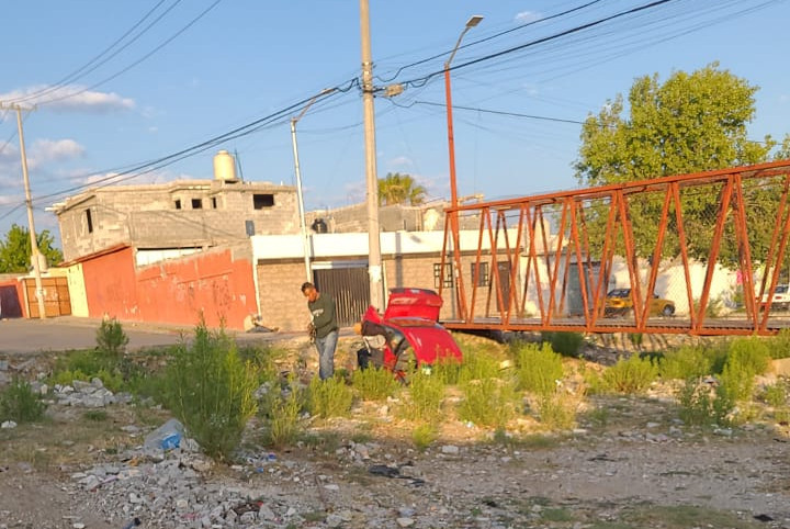 Los hechos ocurrieron sobre la calle Bolivia, cuando el conductor de la tercera edad acudía a comprar comida.