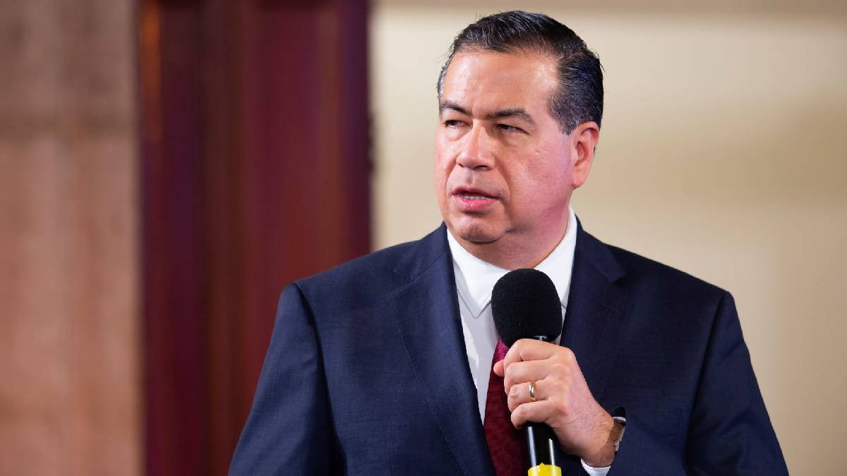 El motivo de la denuncia fueron actos anticipados de precampaña y campaña, y promoción personalizada, así como el uso indebido de recursos públicos.