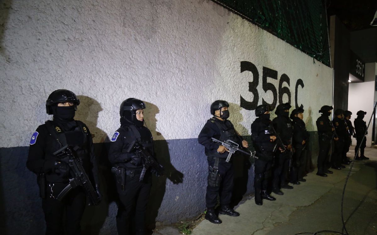 Policías durante operativo de seguridad | Enrique Luna