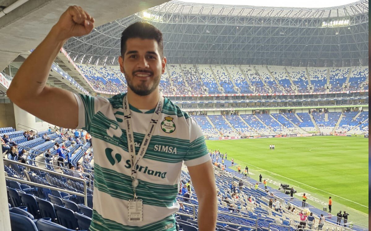 Mauricio Velázquez elogia a afición de Rayados y critica a la santista | Foto: Twitter