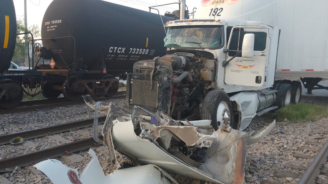 El chofer del tráiler fue identificado como Aron Domínguez de 19 años.