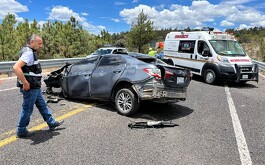 Este jueves en el kilómetro 45 de la supercarretera Durango-Mazatlán, se registró una colisión de frente en el que resultaron tres personas muertas.