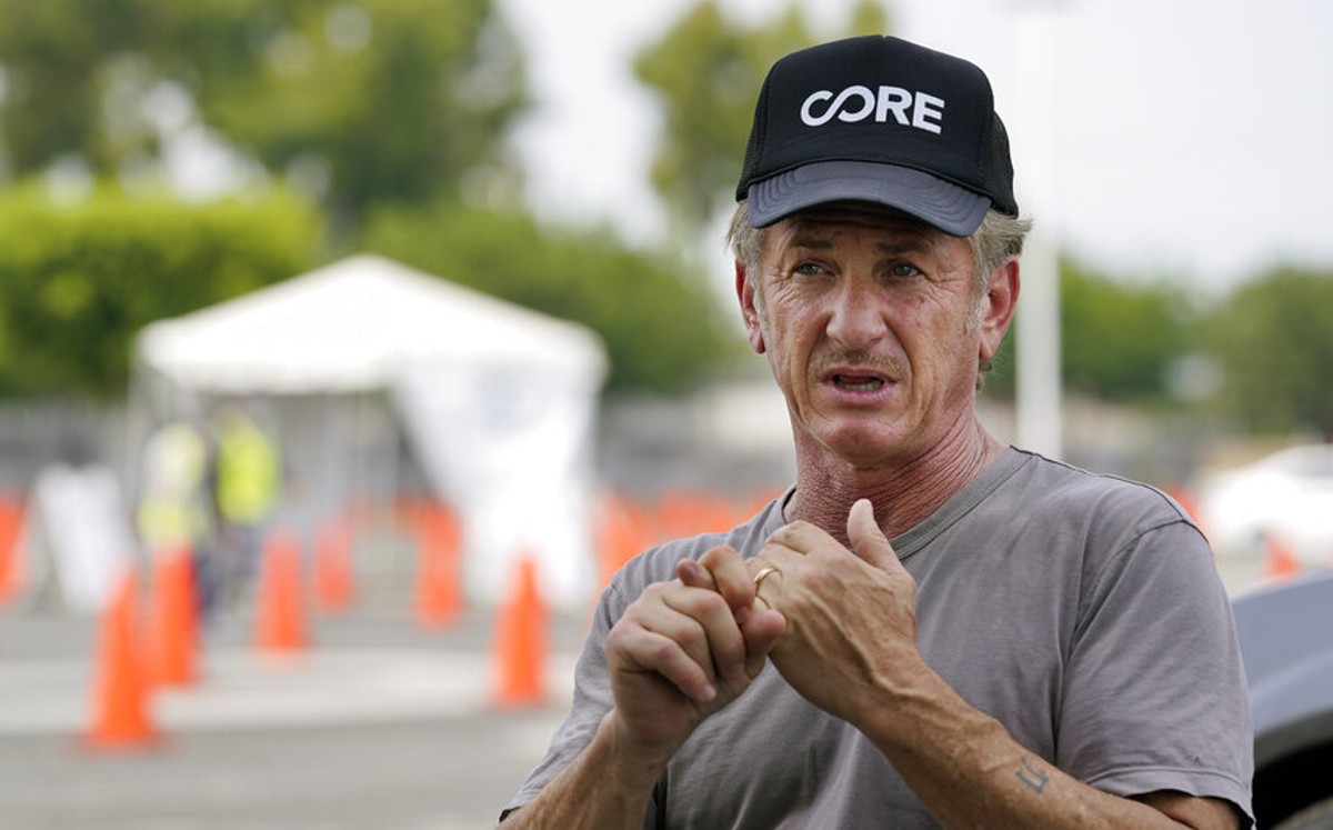 Sean Penn decidió mostrar su apoyo a los guionistas que realizaron una huelga.