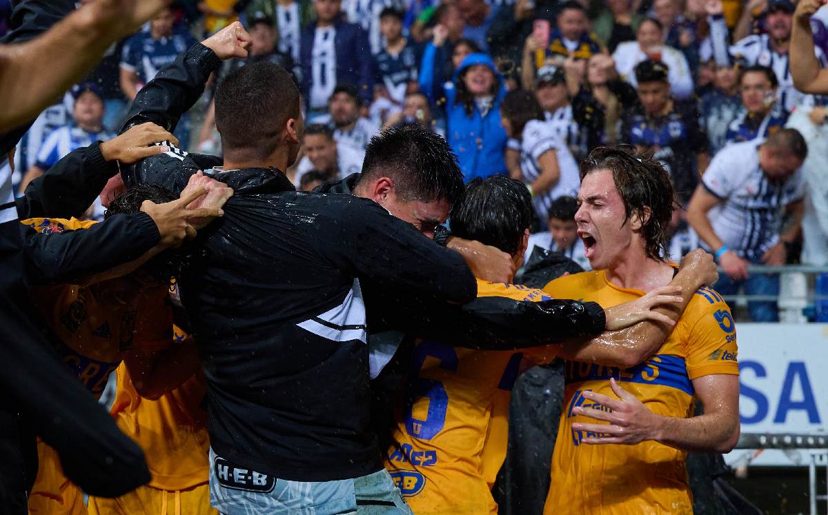 Tigres celebrando el gol de Sebastián Córdova / Mexsport