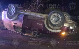 Un joven de 24 años perdió la vida luego de volcar en el tramo carretero de la localidad de Mezquital a Charcos, Durango