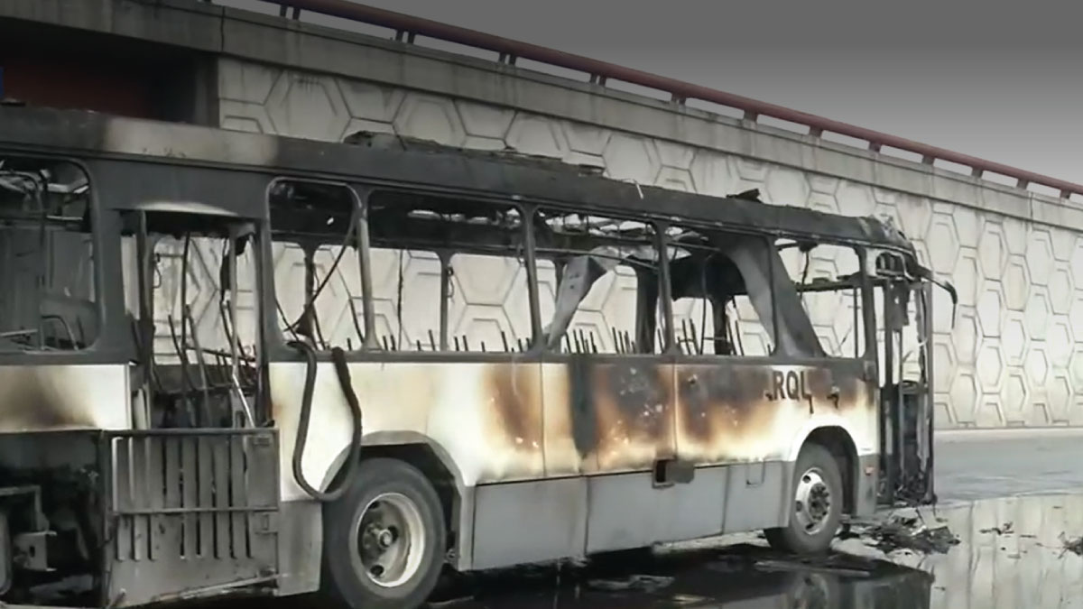 Fuego consume camión de la Ruta 105 en Apodaca