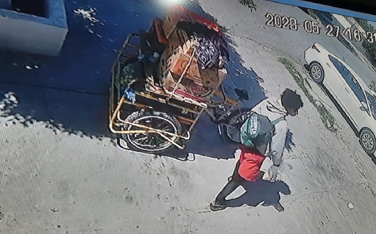 Captan a hombre robando triciclo en Torreón