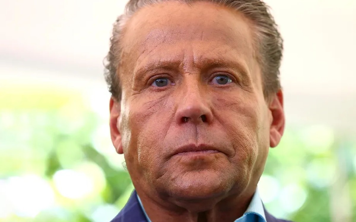 Alfredo Adame se pelea ahora con medios de comunicación Telediario México