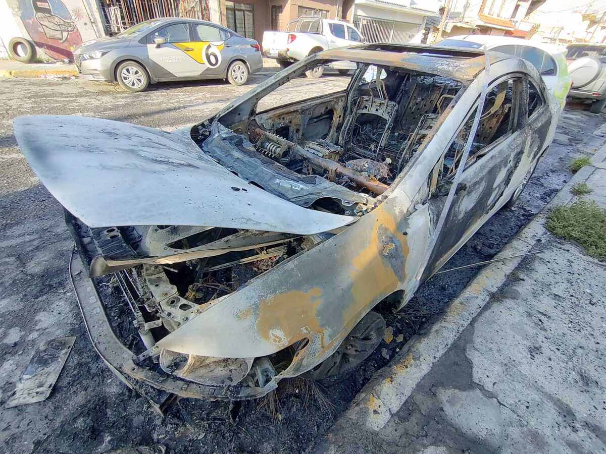 Se incendia automóvil en Guadalupe / Agustín Martínez