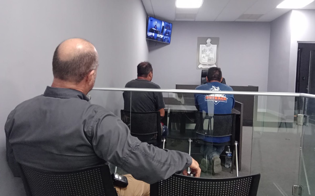Detienen a dos hombres por tirar escombro en NL. | Especial