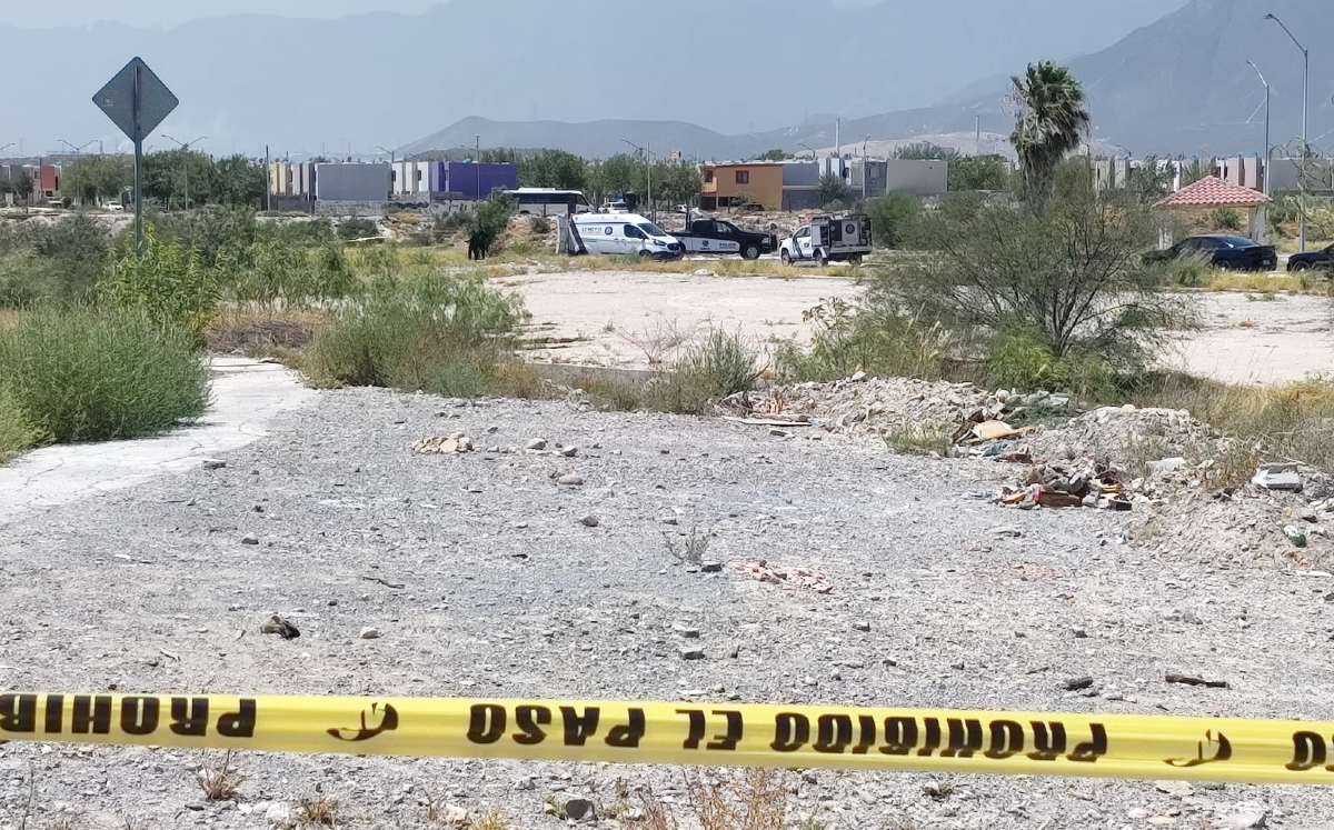 Hallan cuerpo calcinado en la colonia Valle de San Blas en García, | Agustín Martínez