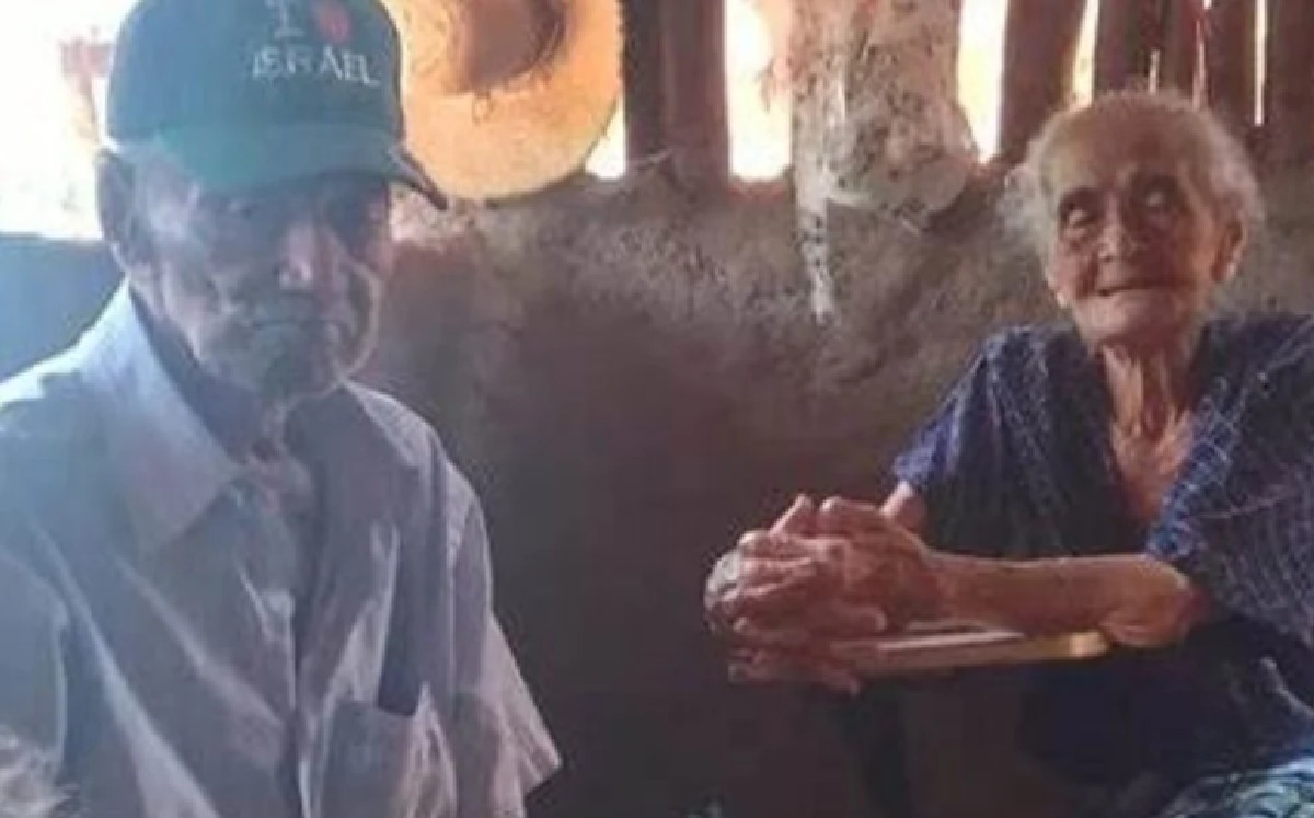 Pareja de abuelitos muere con 4 horas de diferencia entre ambos/ Especial