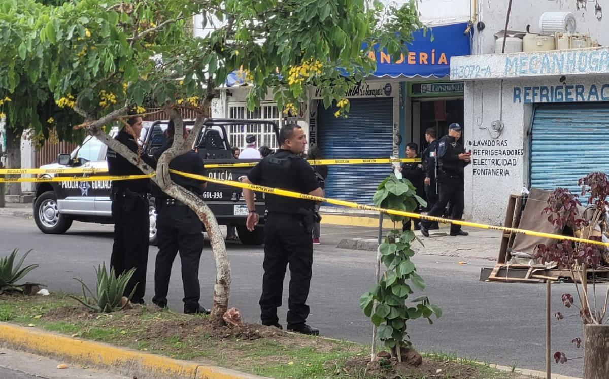 Zona acordonada en donde asesinaron a los hombres en Guadalajara / Usi Toledo