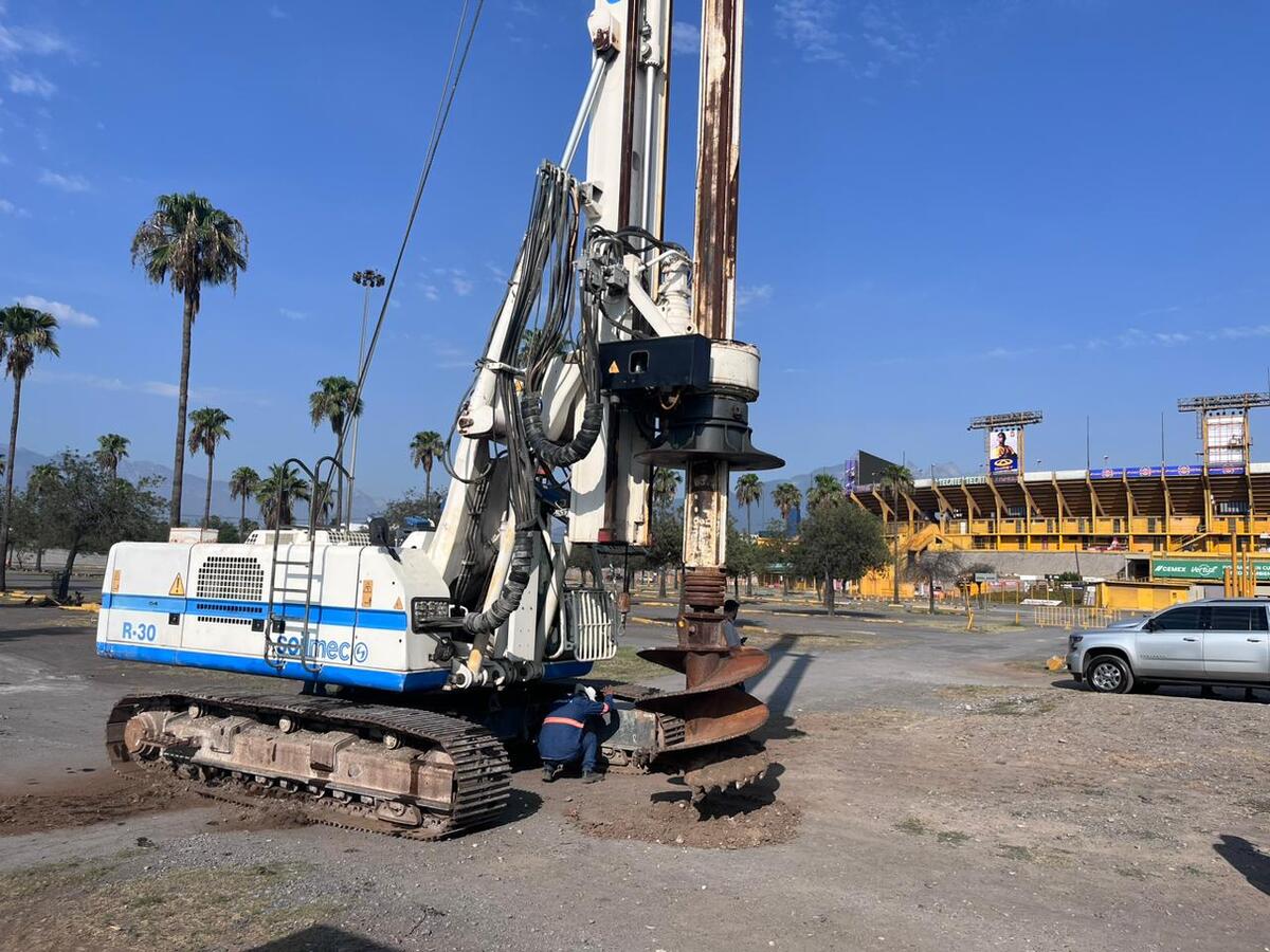 Inicia la construcción del estacionamiento del nuevo estadio de Tigres. | Jorge López