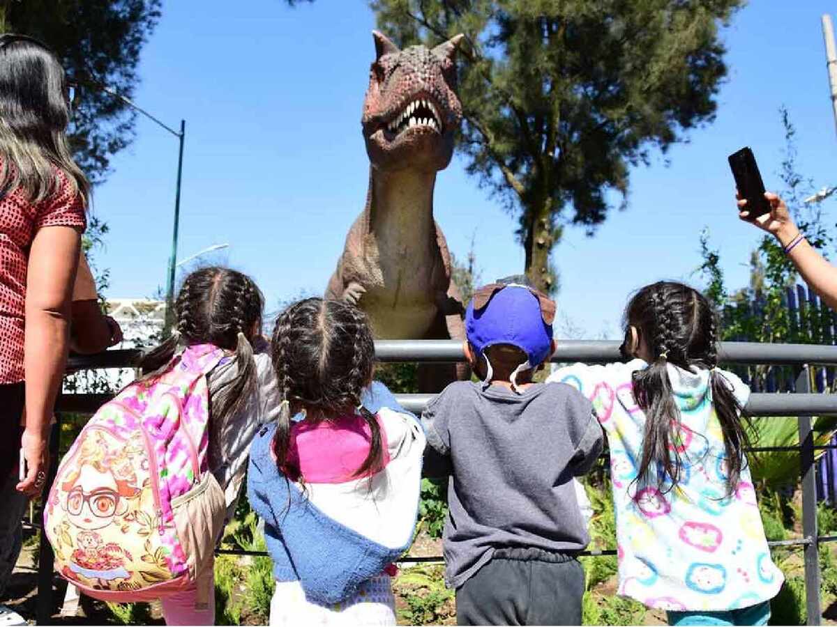 Niños en Iztapasauria | Twitter: @ClaraBrugadaM