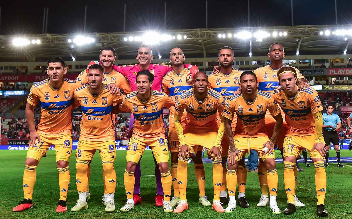 Jugadores de Tigres en el partido ante Necaxa / CORTESÍA: @Mexsport
