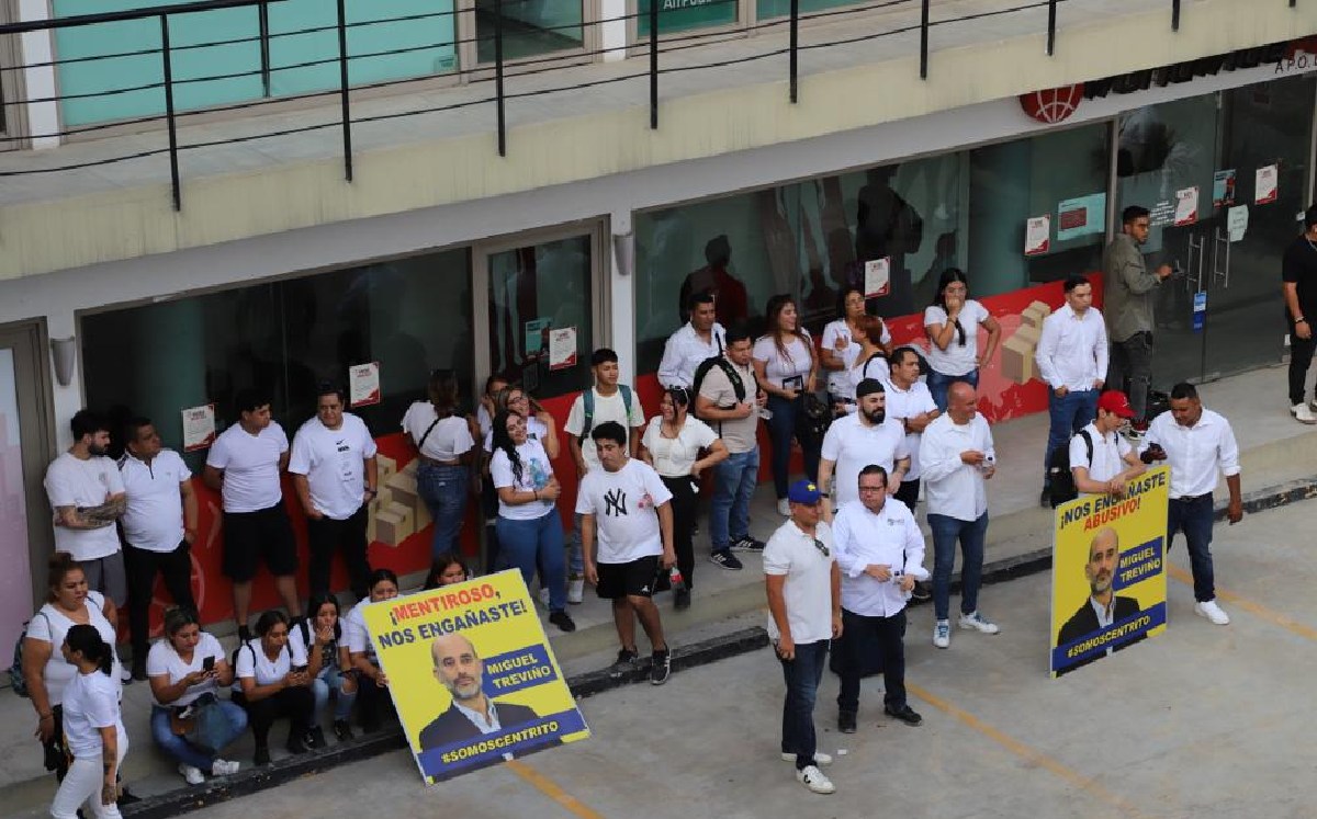 Protesta por retraso de obras en Centrito Valle | Roberto Alanís