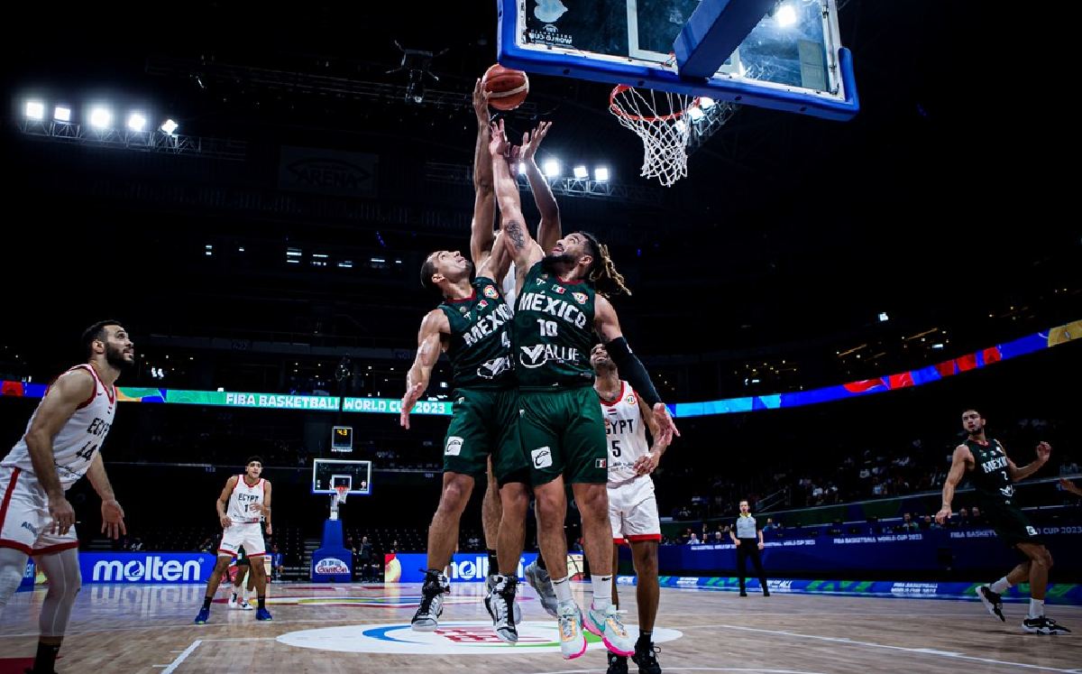 Gabriel Girón y Paul Stoll en el Mundial FIBA 2023 / CORTESÍA: @FIBA