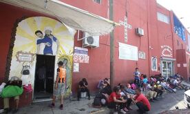 La Casa INDI espera la llegada de cientos más de migrantes que transitan por Monterrey con rumbo a los Estados Unidos.