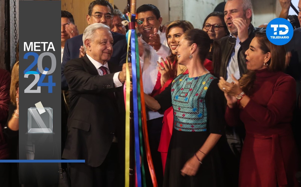 Claudia Sheinbaum recibe el bastón de mando de López Obrador / Araceli López.
