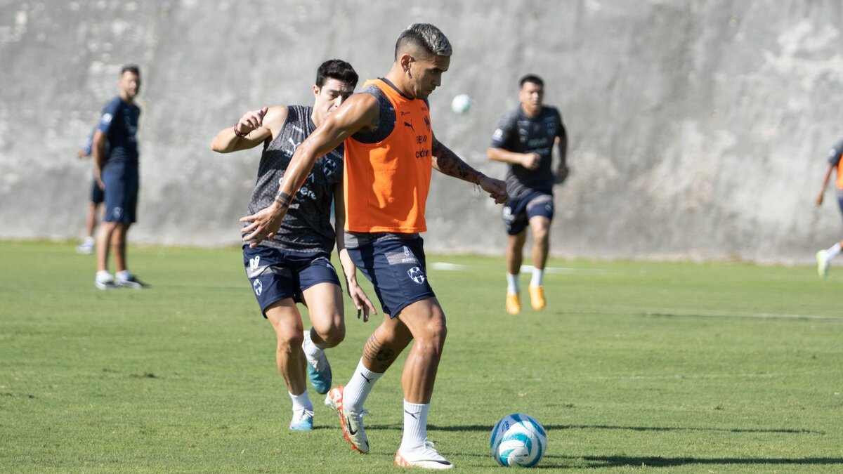 @Rayados. /