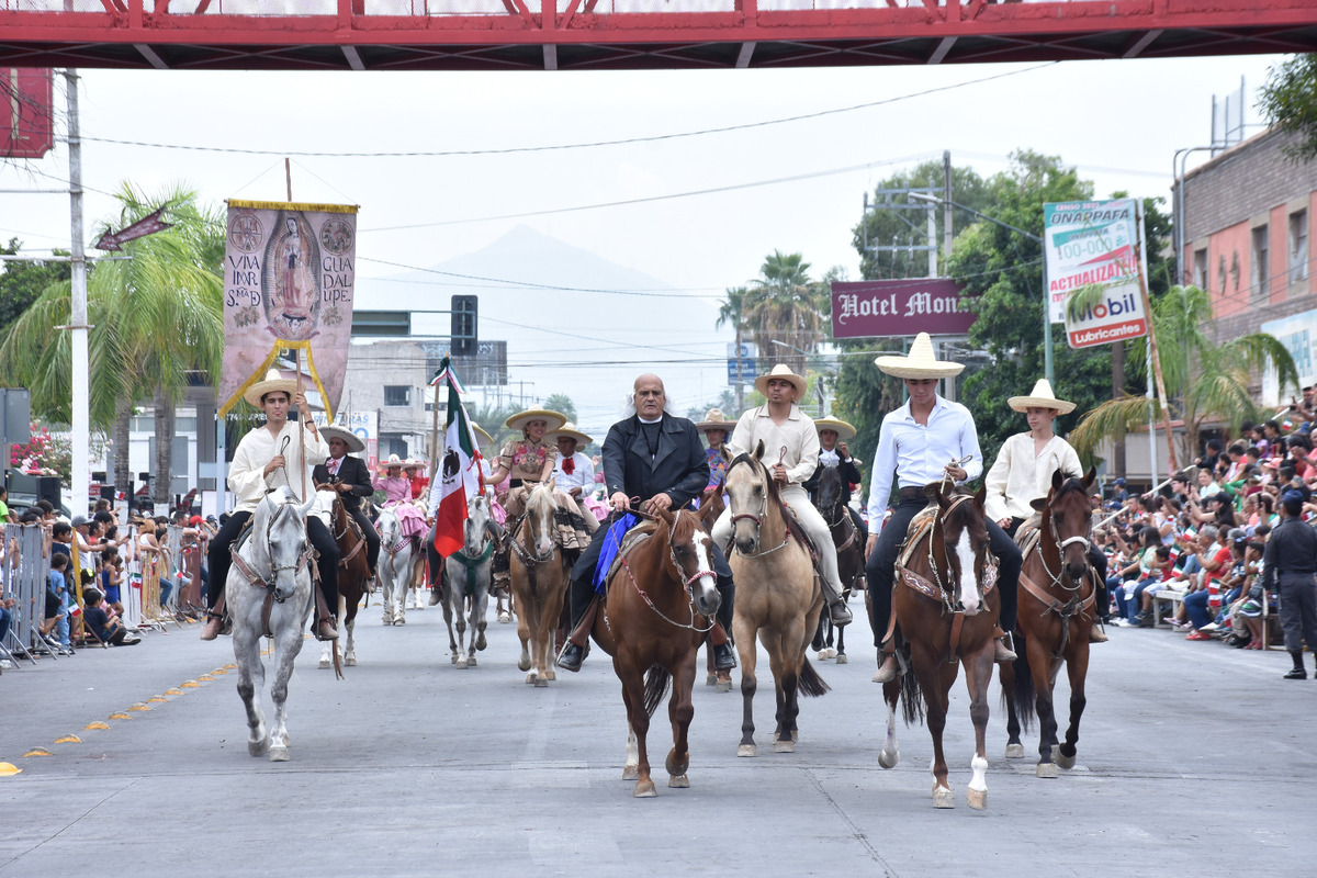 Desfile cívico-militar en Gómez Palacio | Cortesía