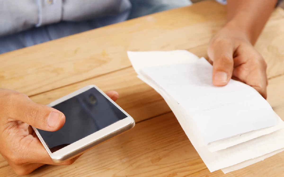 Montadeudas ahora secuestran los celulares / Freepik
