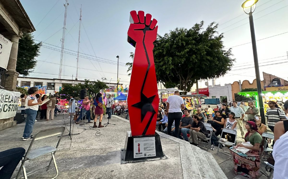 Antimonumento en colonia San Andrés / Pablo Núñez