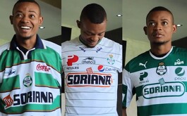 Harold Preciado, delantero estrella de Santos Laguna, vestirá un jersey histórico de los Guerreros en la foto oficial del equipo albiverde.