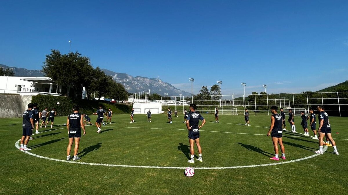 @Rayados. /