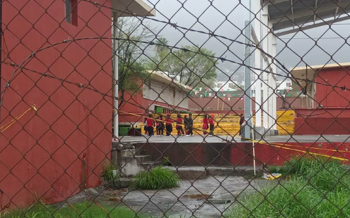 Escuela primaria en Escobedo se encuentra en malas condiciones por lluvias. | Fabricio Gallegos
