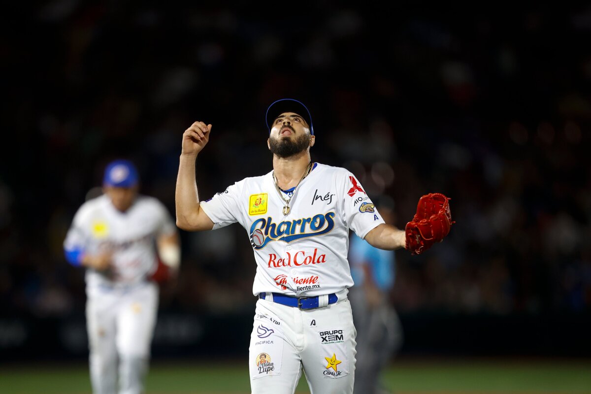 @charrosbeisbol. /