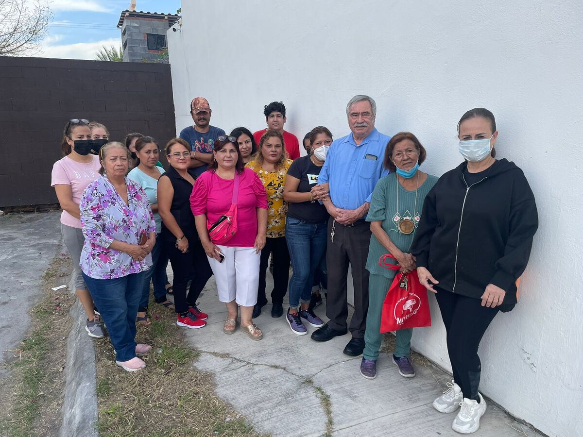 Vecinos de Torremolinos La Fe / Víctor González