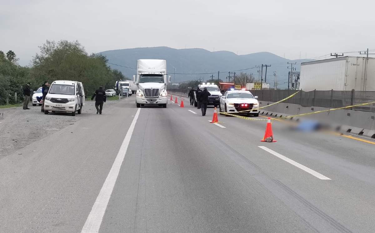 El fallecido habría sido proyectado varios metros hasta que su cuerpo quedó tendido sobre el carril de alta velocidad. | Agustín Martínez