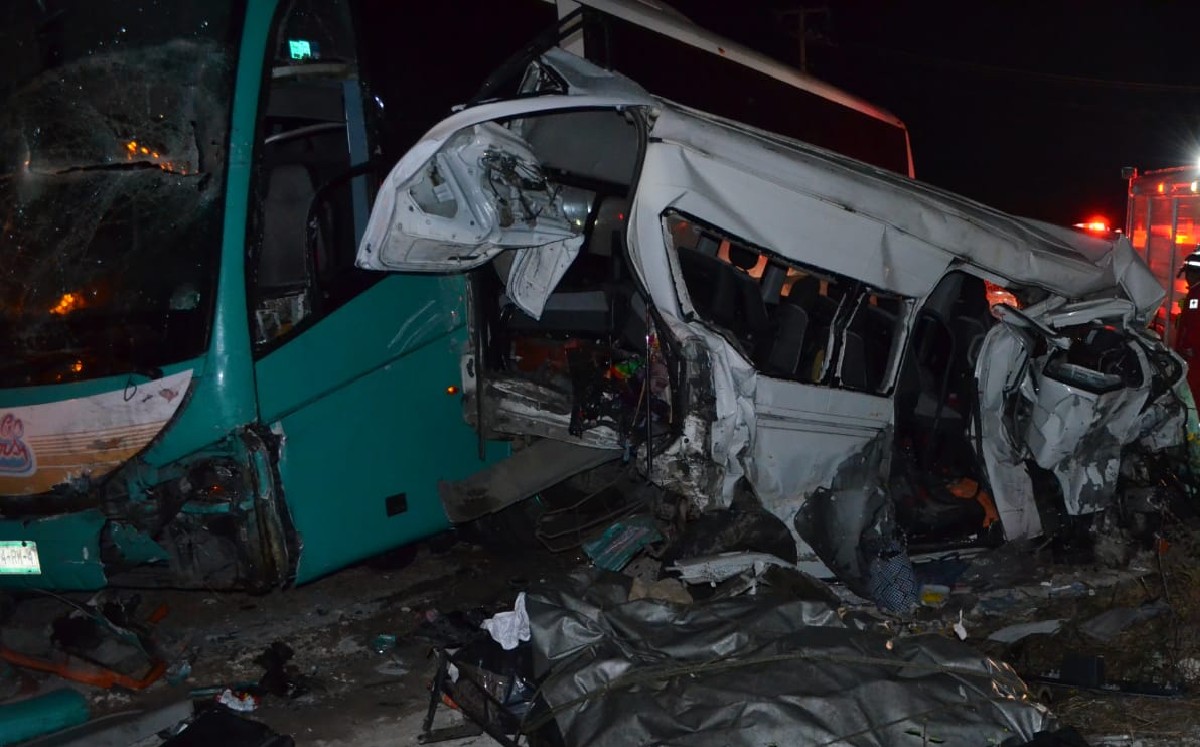 Un accidente en el libramiento Tecnológico - San Marcos causó la muerte de dos personas y dejó a más de 20 heridos / Especial