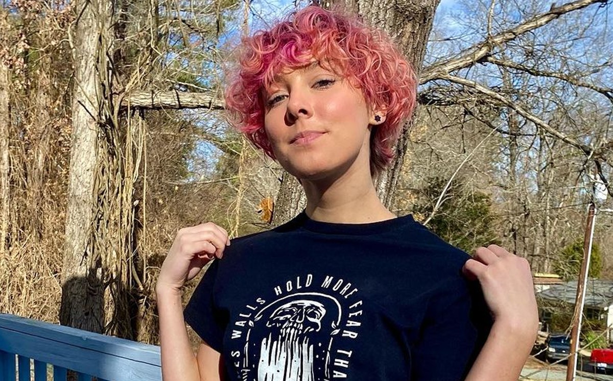 Zoe Wynns cantante de Estados Unidos pide que escuchen su música para no tener que trabajar 8 horas / Especial