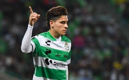 Santiago Muñoz, delantero de Santos Laguna, consideró que el partido ante Guadalajara es el más importante del torneo para los guerreros