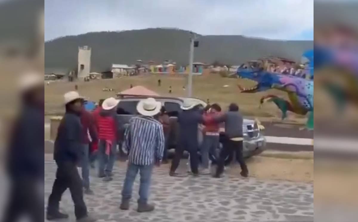 Locatarios de La Marquesa agreden a visitantes. (Especial)