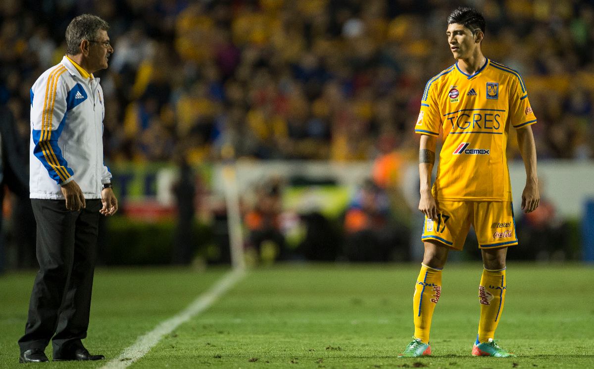 Ricardo Ferretti y Alan Pulido en Tigres en el Clausura 2014 / Mexsport